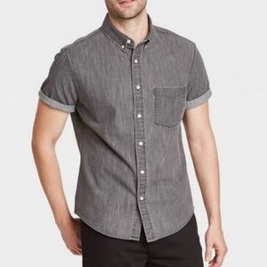 Men's Short Sleeve Button-Down Shirt
Goodfellow & Co, MEDIUM